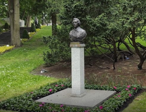Atrakcje w Międzyzdrojach- pomnik F. Chopina