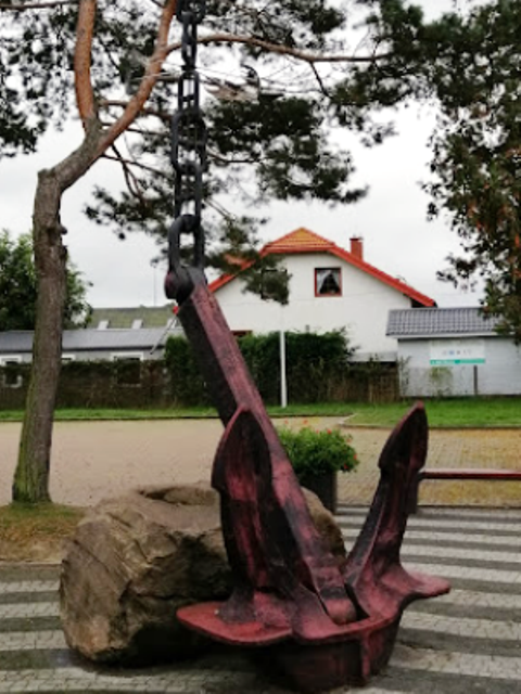 Pobierowo - pomnik "Kotwica"
