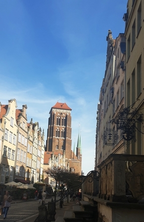 Bazylika Mariacka - widok z ulicy Piwnej